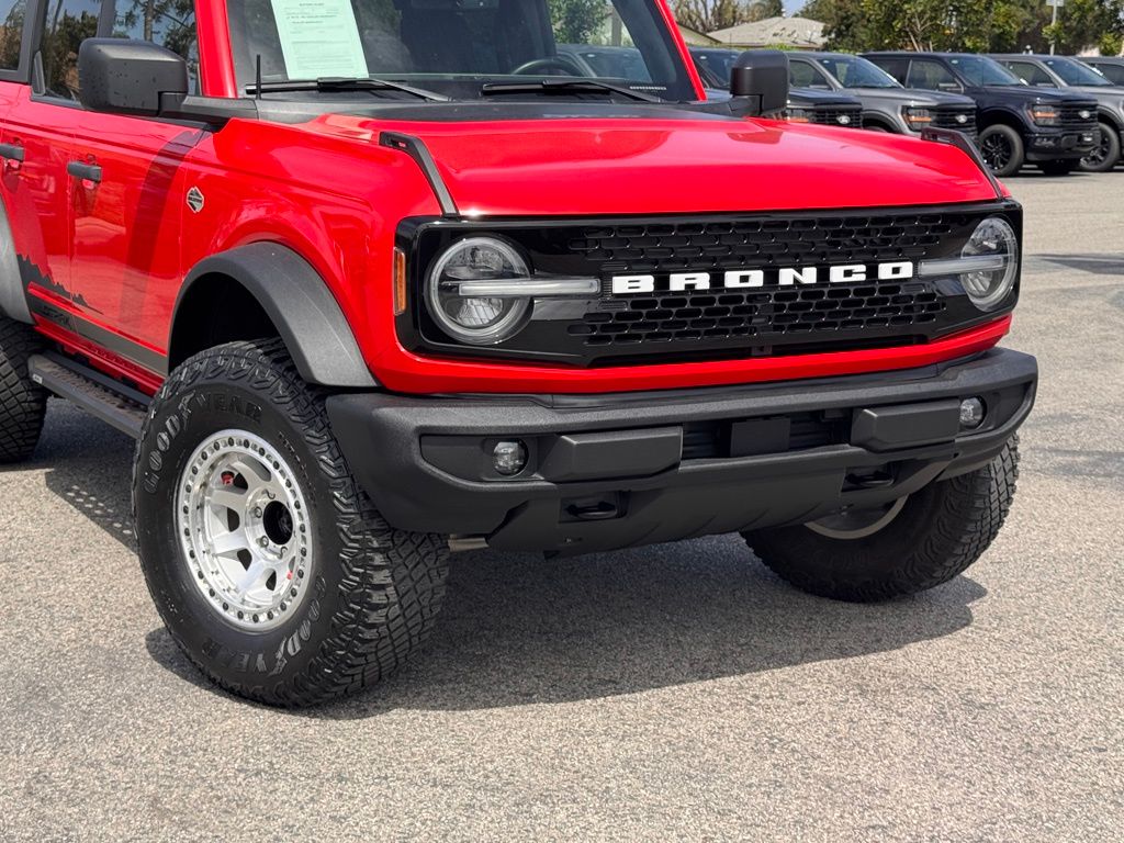2022 Ford Bronco photo 2