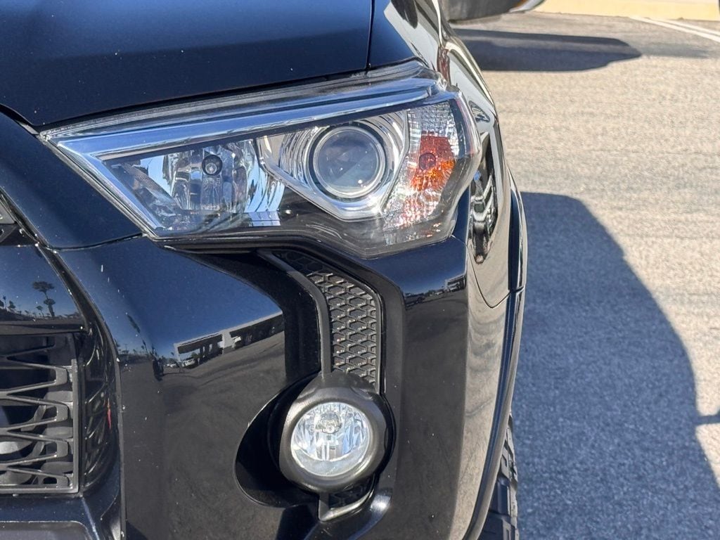 2019 Toyota 4Runner TRD Off Road Premium photo 3