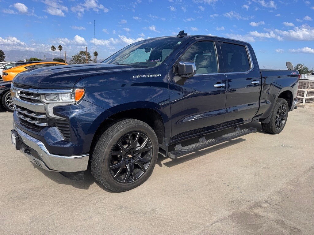 2022 Chevrolet Silverado 1500 LTZ photo 2