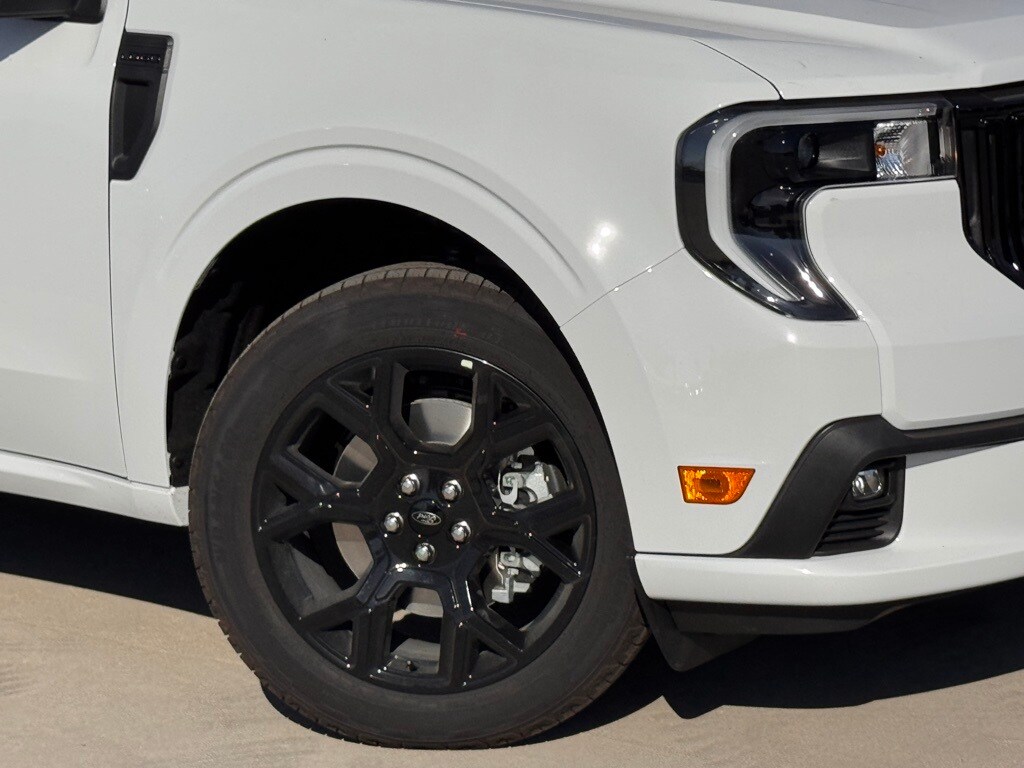 2025 Ford Maverick photo 3