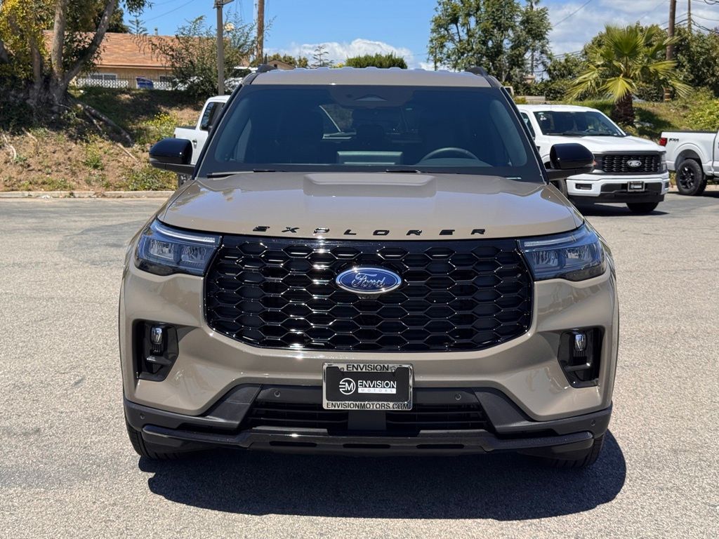 2026 Ford Explorer ST-Line photo 5