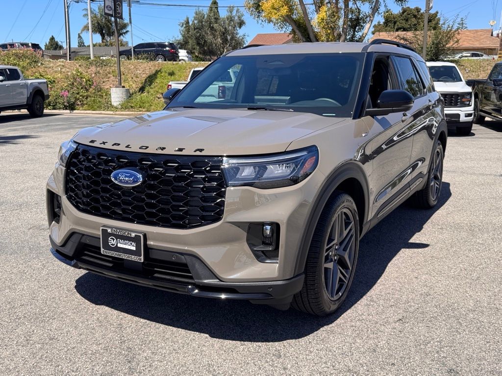 2026 Ford Explorer ST-Line photo 6