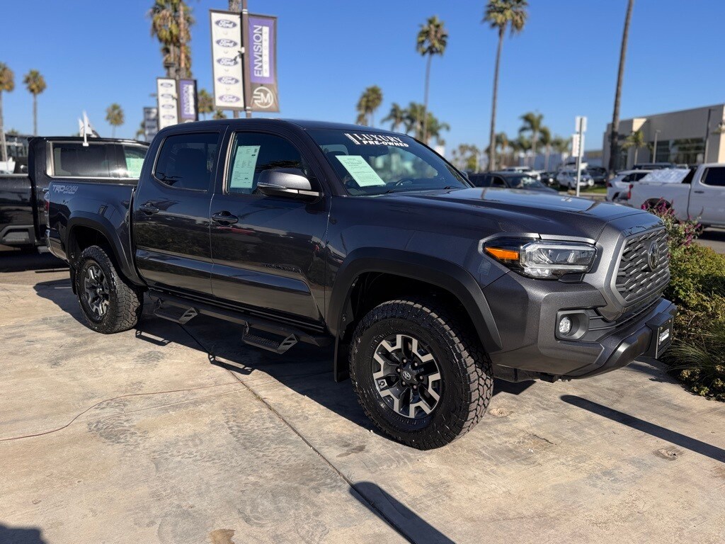 2023 Toyota Tacoma TRD photo 2