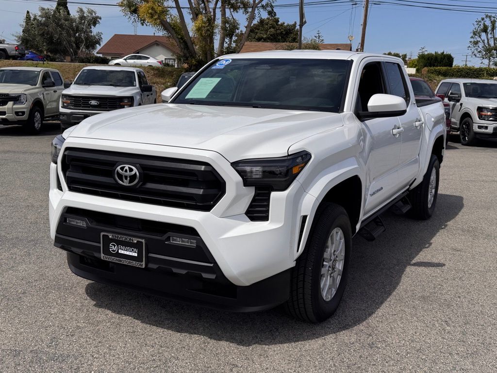 2025 Toyota Tacoma SR5 photo 6