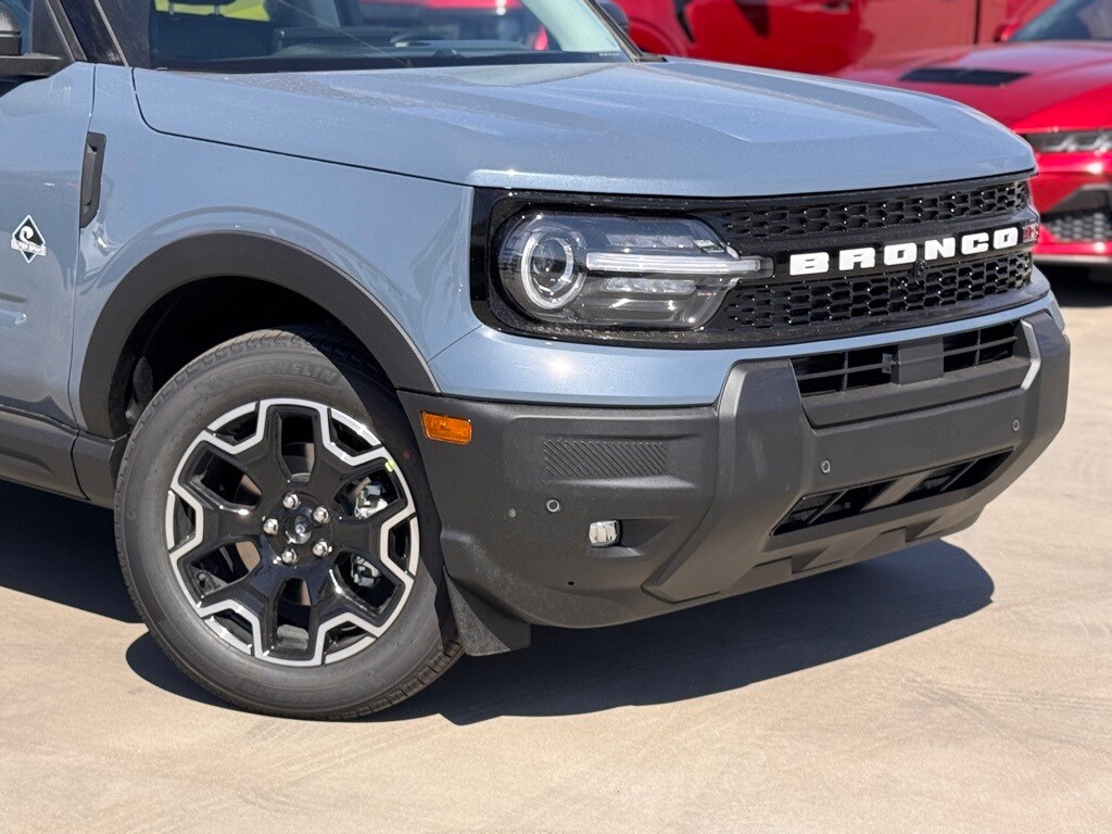 2025 Ford Bronco Sport Outer Banks photo 3