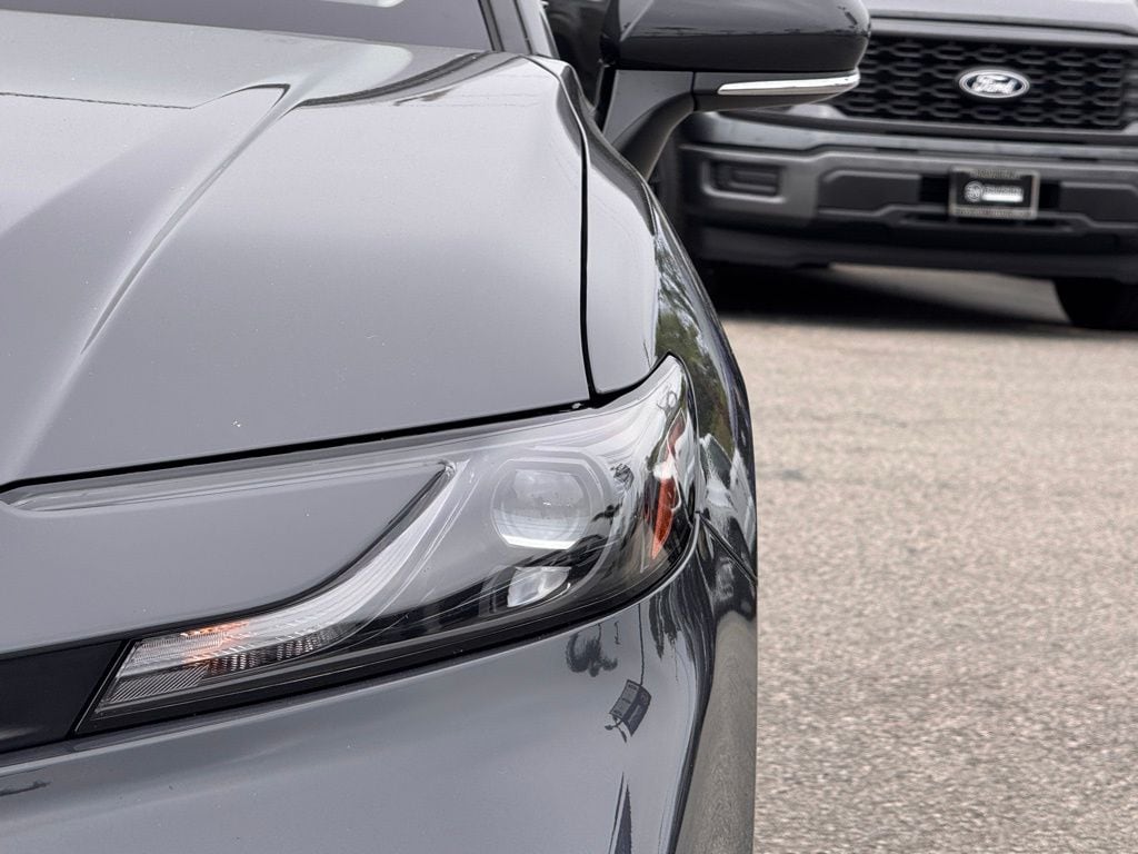 2025 Toyota Camry LE photo 3