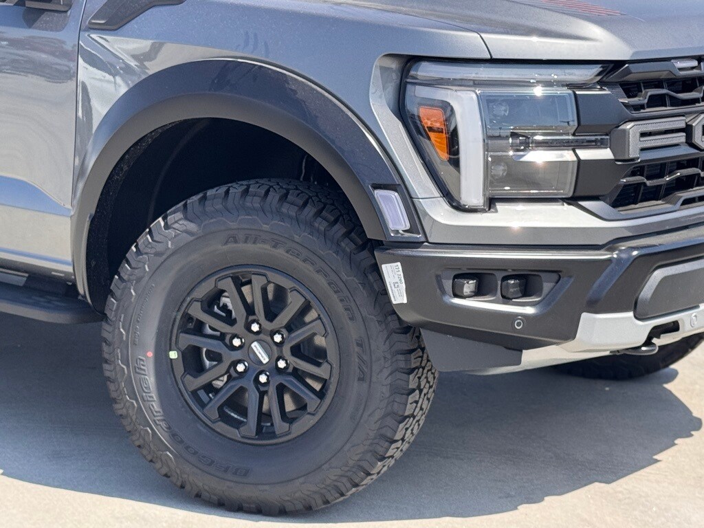 2025 Ford F-150 Raptor photo 4