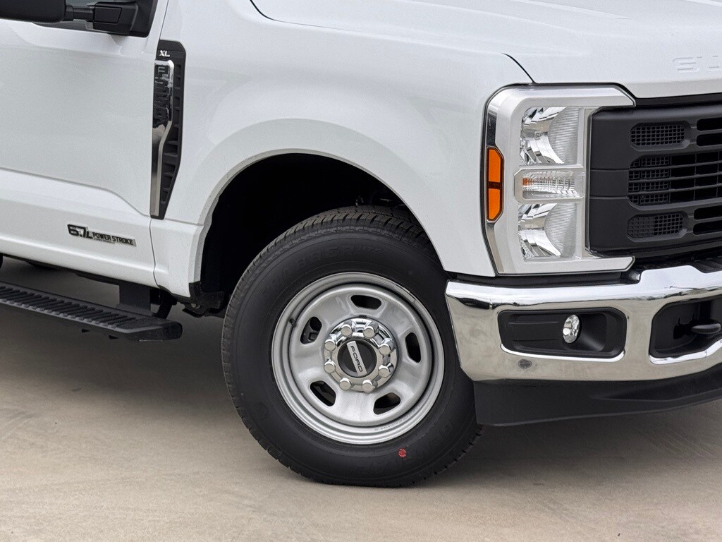 2025 Ford F-350 XL photo 4