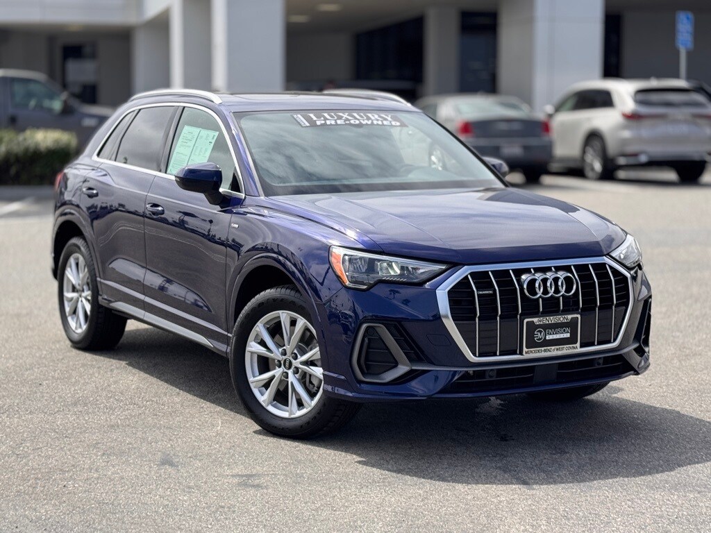 2022 Audi Q3 45 TFSI S line Premium photo 2