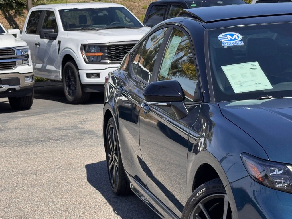 2025 Toyota Camry XSE photo 4