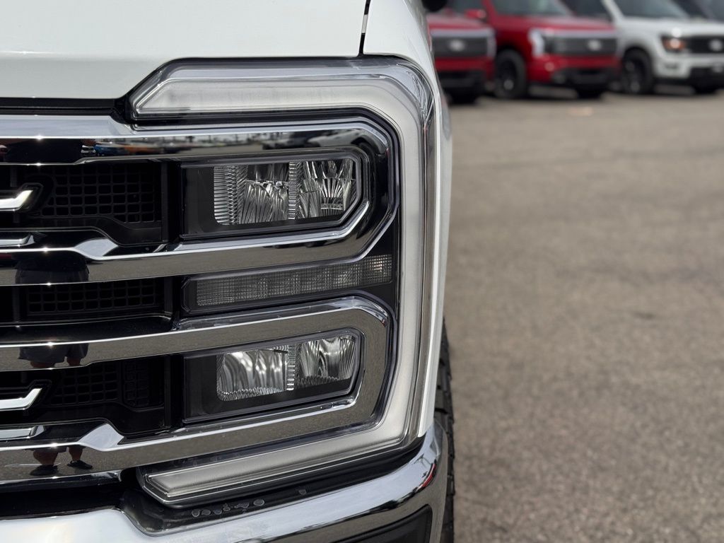 2023 Ford F-250 photo 3