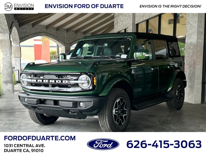 2025 Ford Bronco Outer Banks photo 4