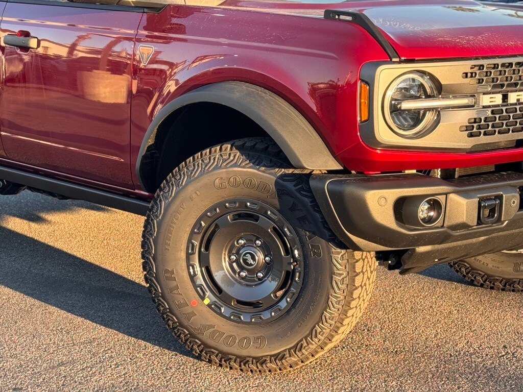 2025 Ford Bronco Badlands photo 3
