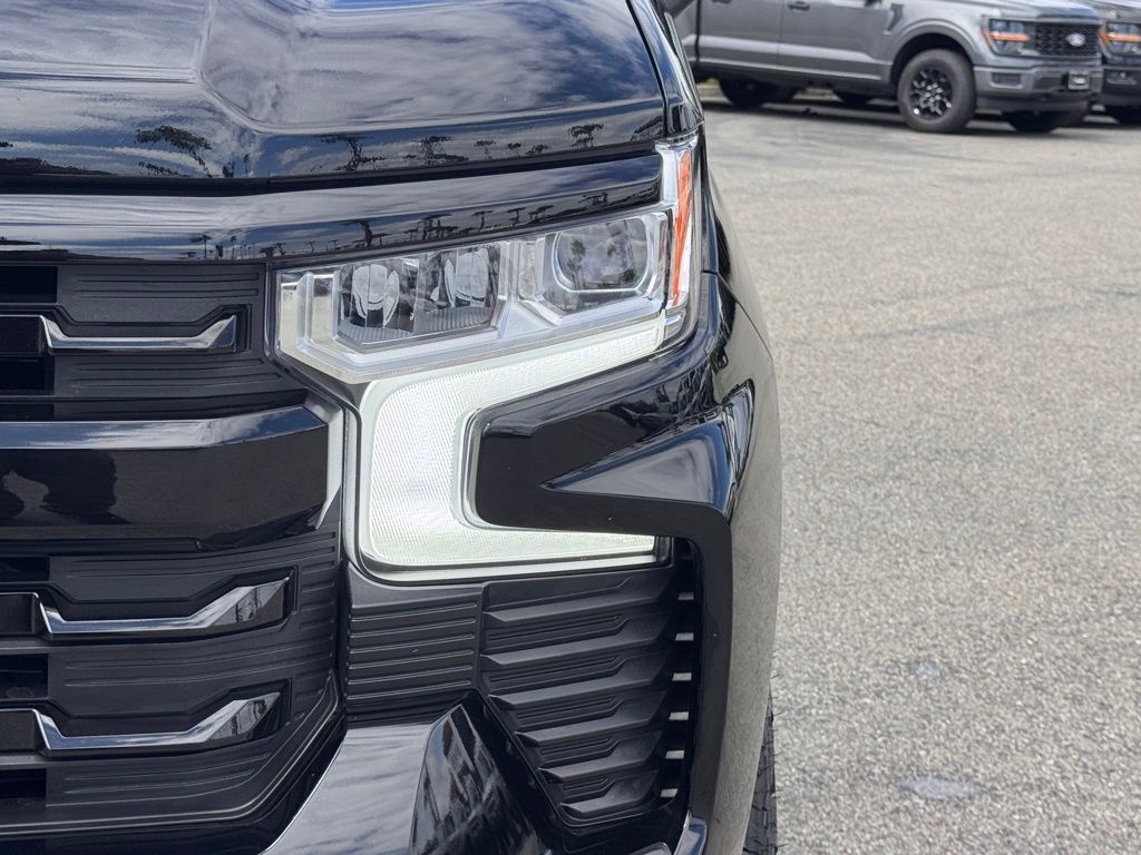 2025 Chevrolet Silverado 1500 LT Trail Boss photo 3