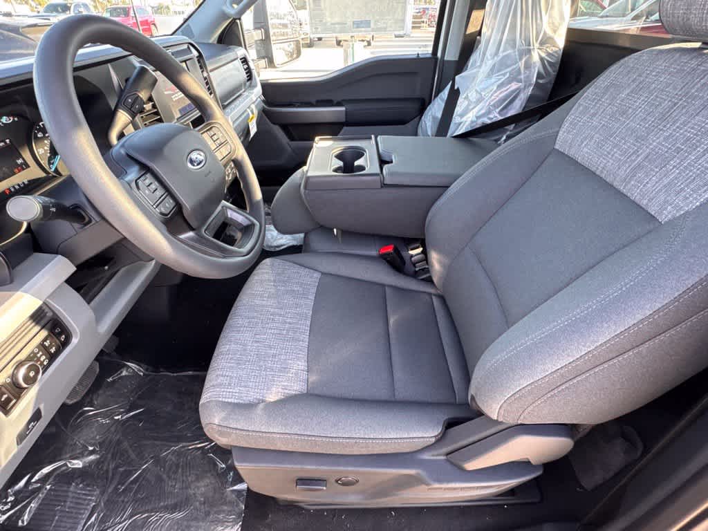 2025 Ford F-350 Super Duty XLT - Photo 17