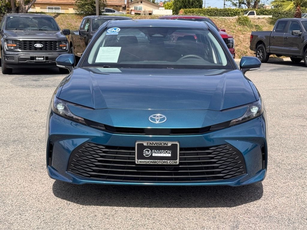 2025 Toyota Camry LE photo 5