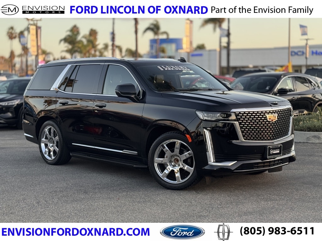 2024 Cadillac Escalade Luxury's photo