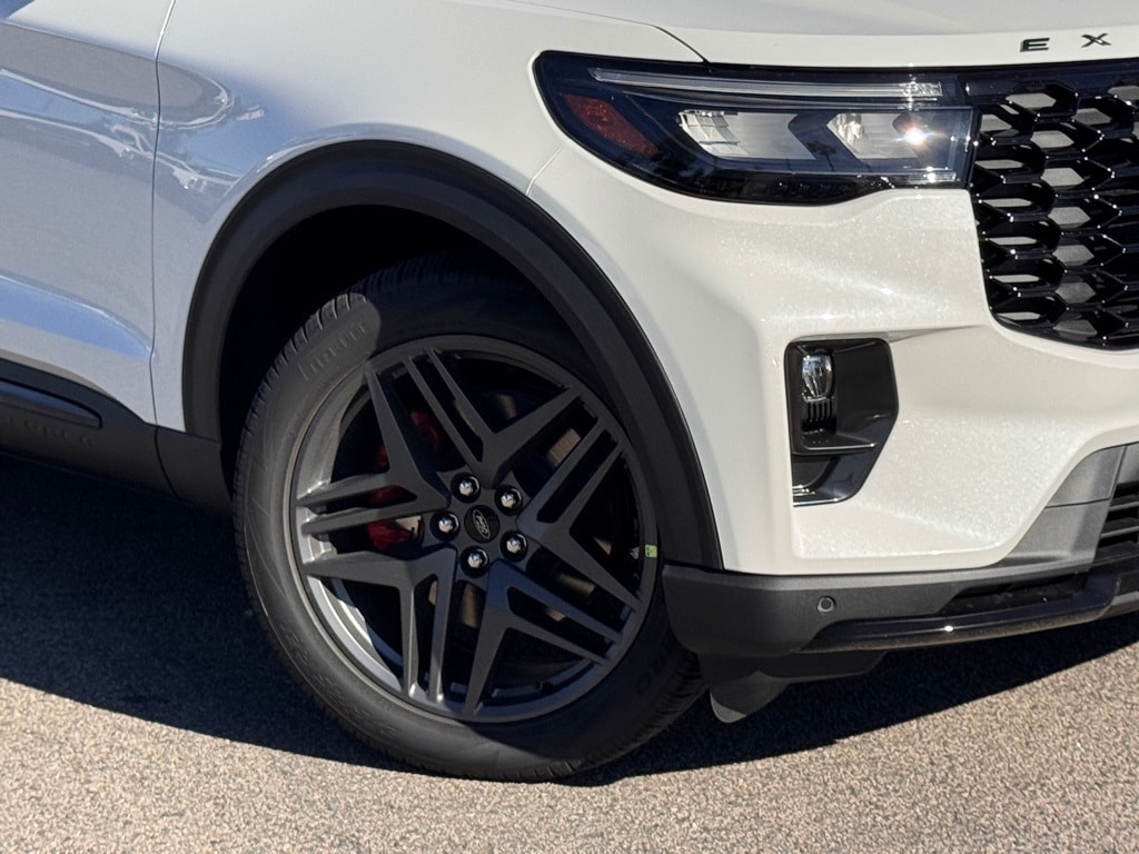 2026 Ford Explorer ST photo 4