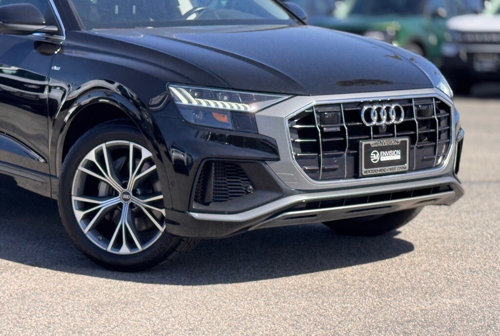 2023 Audi Q8 55 Premium Plus photo 3