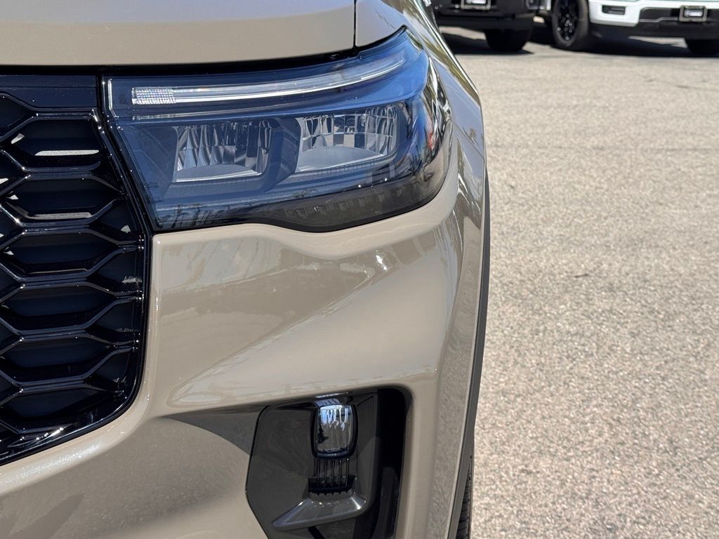 2026 Ford Explorer ST-Line photo 3