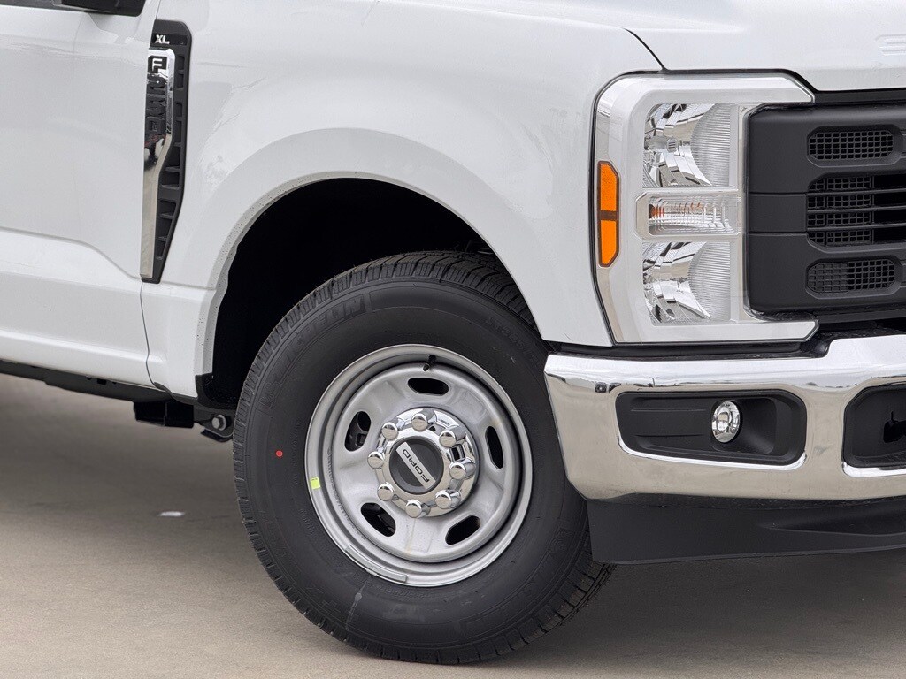 2025 Ford F-250 XL photo 4
