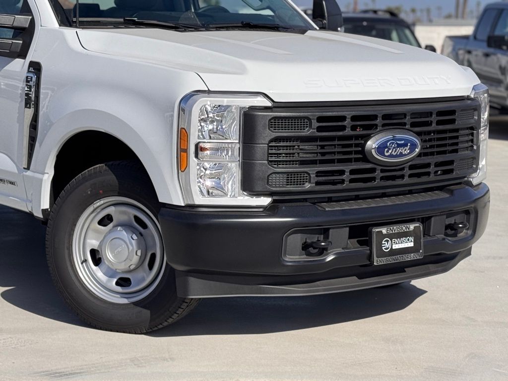 2025 Ford F-350 XL photo 2
