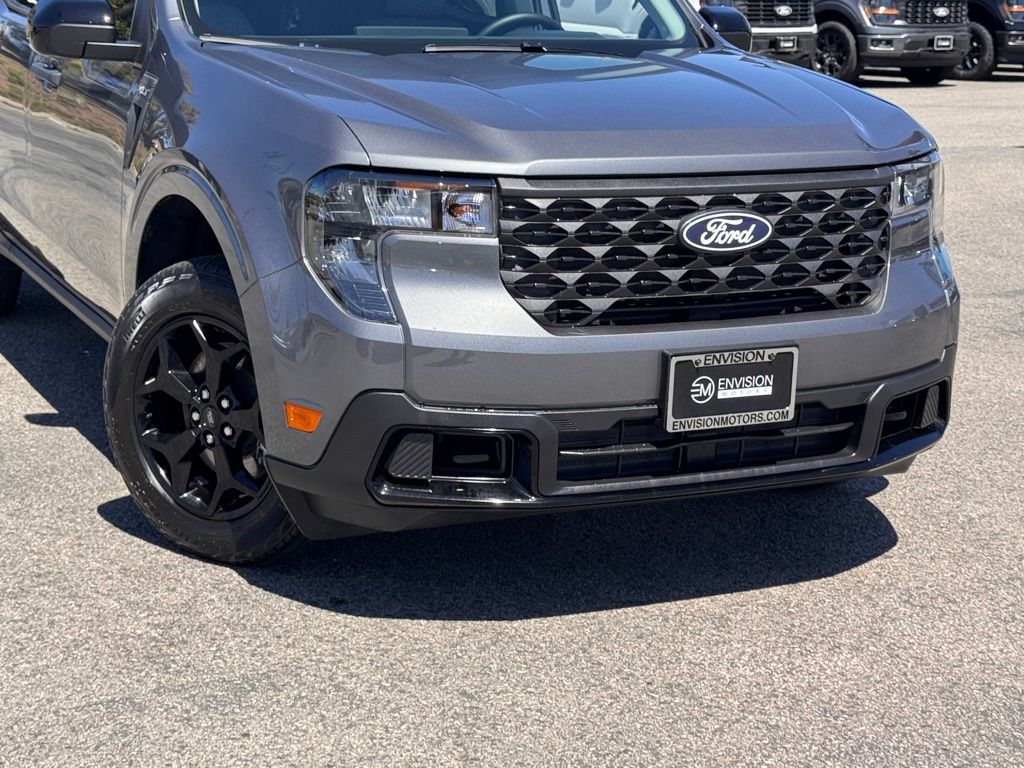 2025 Ford Maverick XLT photo 2