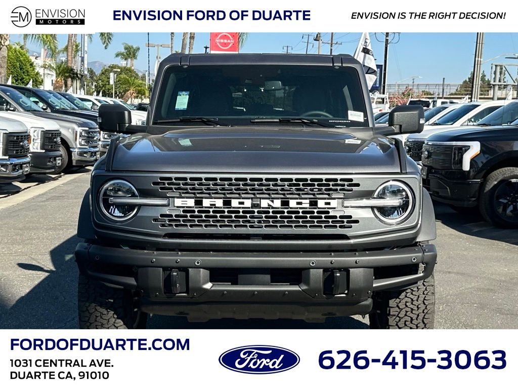 2025 Ford Bronco Badlands photo 2