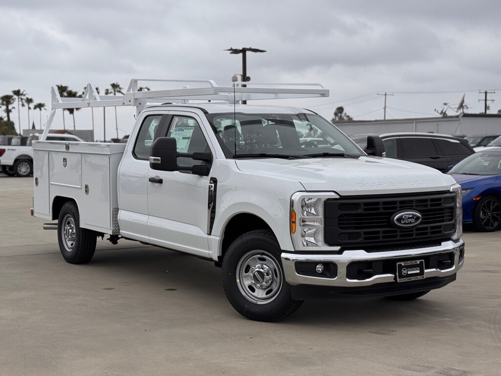 2025 Ford F-250 XL photo 2