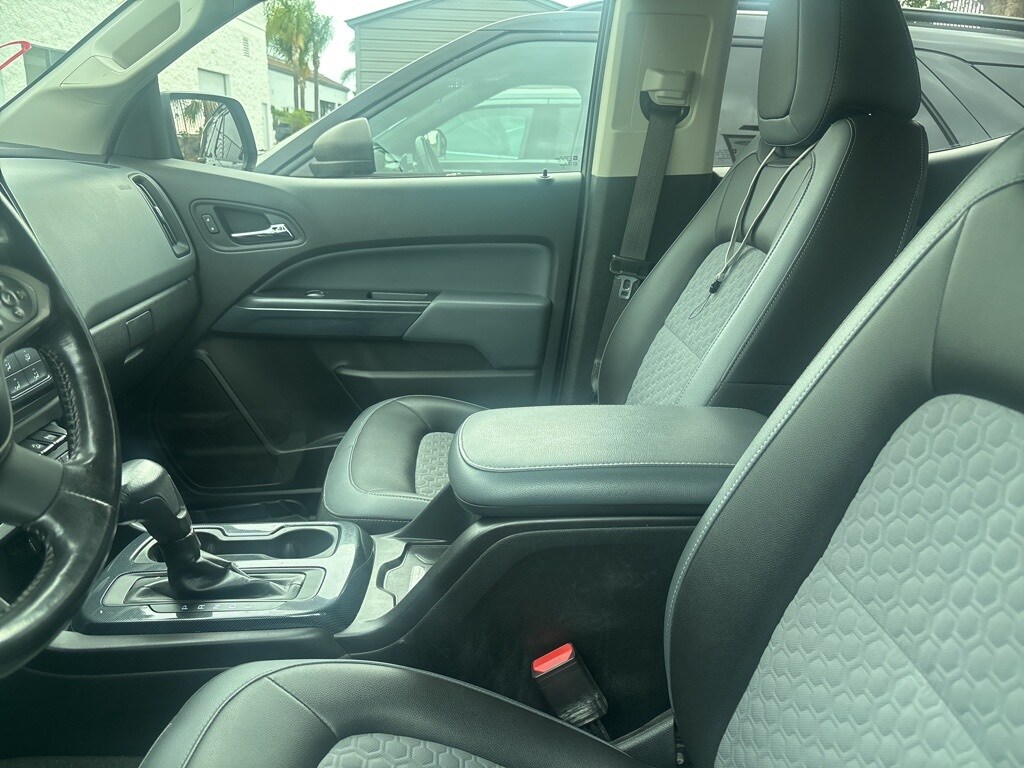 2019 Chevrolet Colorado Z71 photo 2
