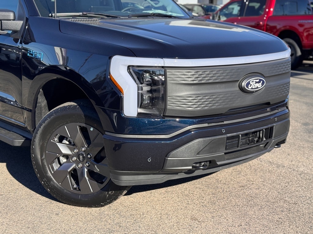 New 2025 Ford F-150 Lightning Flash TRUCK