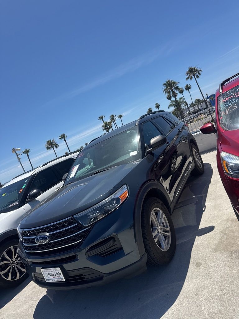 2023 Ford Explorer XLT photo 2