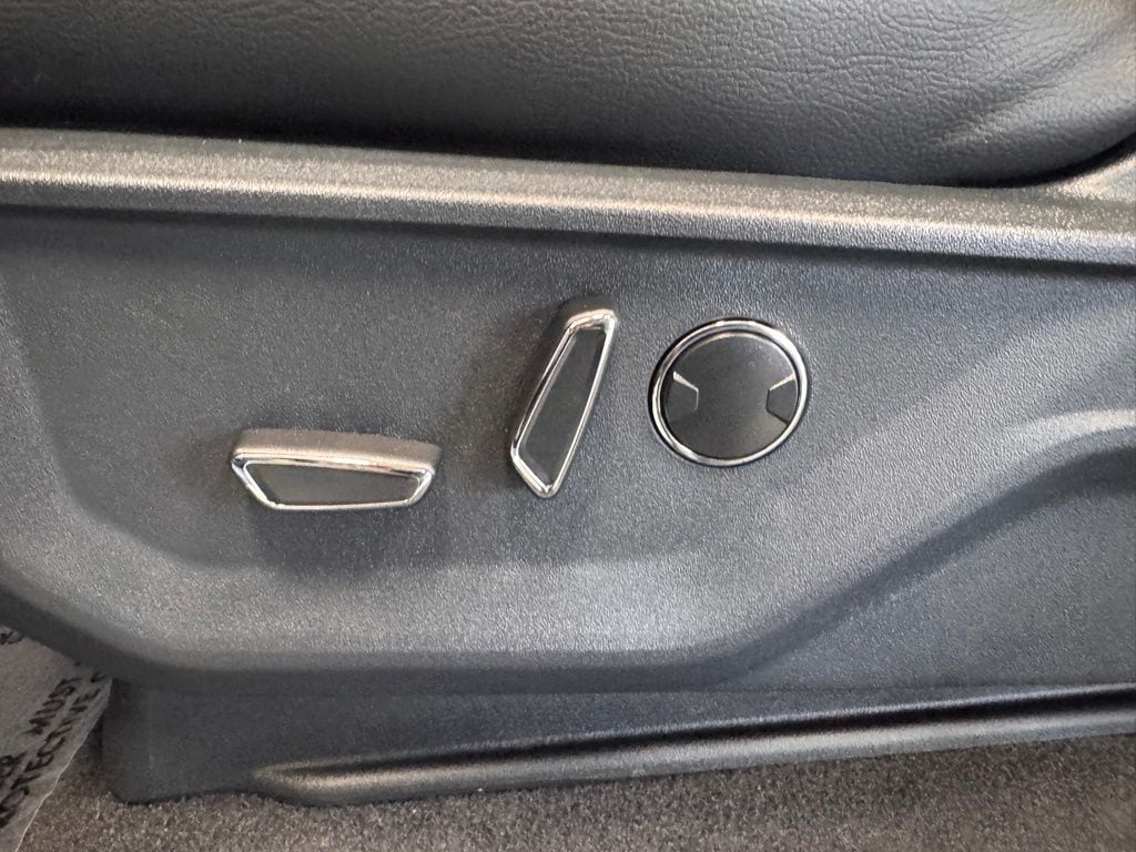 2025 Ford F-150 Lariat - Photo 16