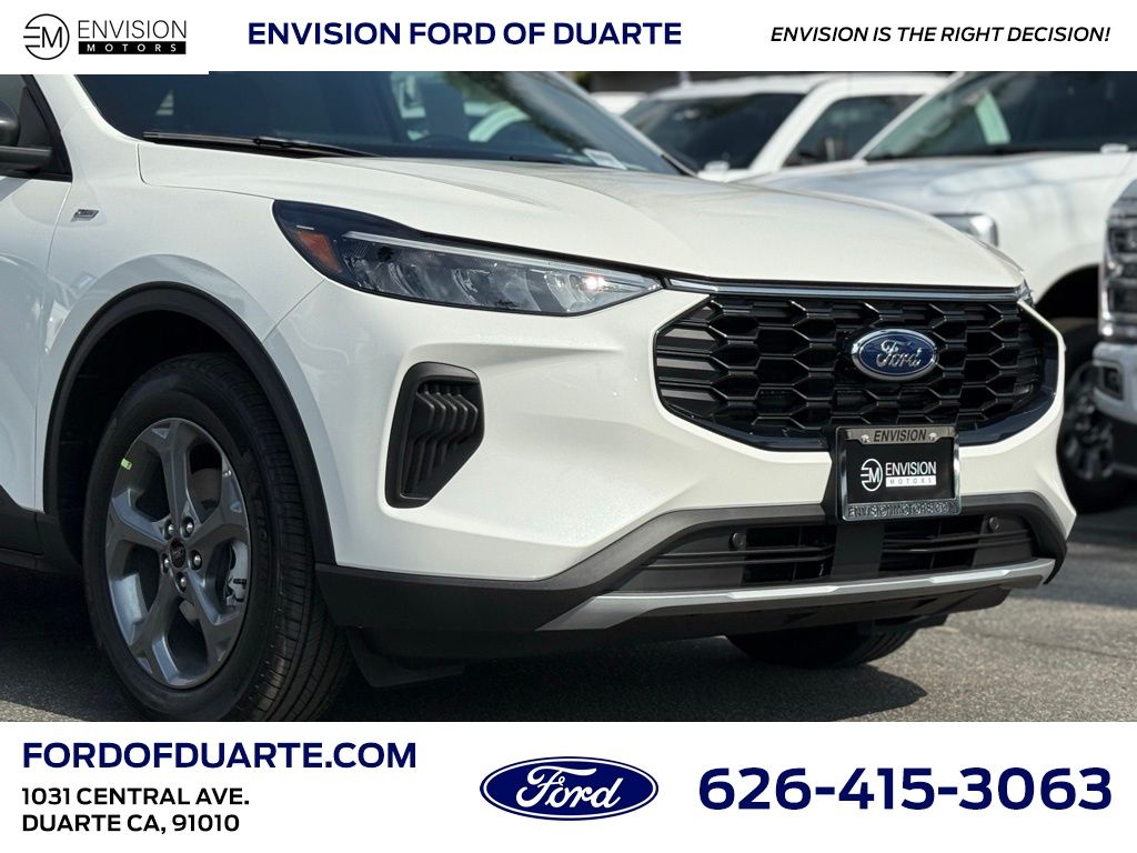 2025 Ford Escape ST-Line photo 3
