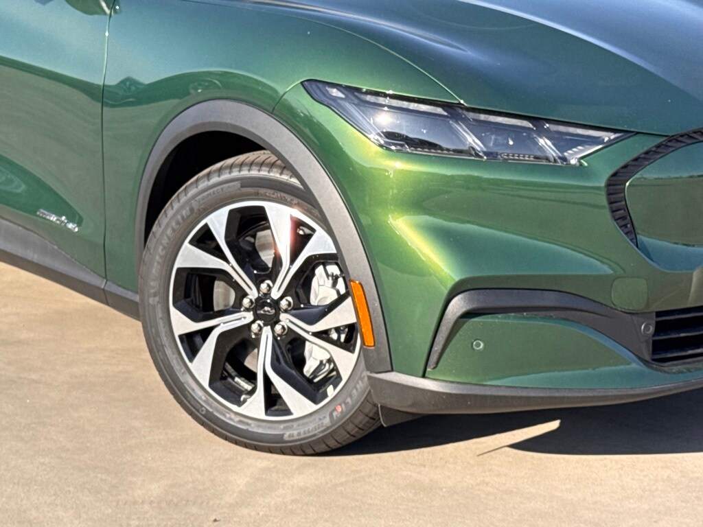 2025 Ford Mustang Mach-E Select photo 3