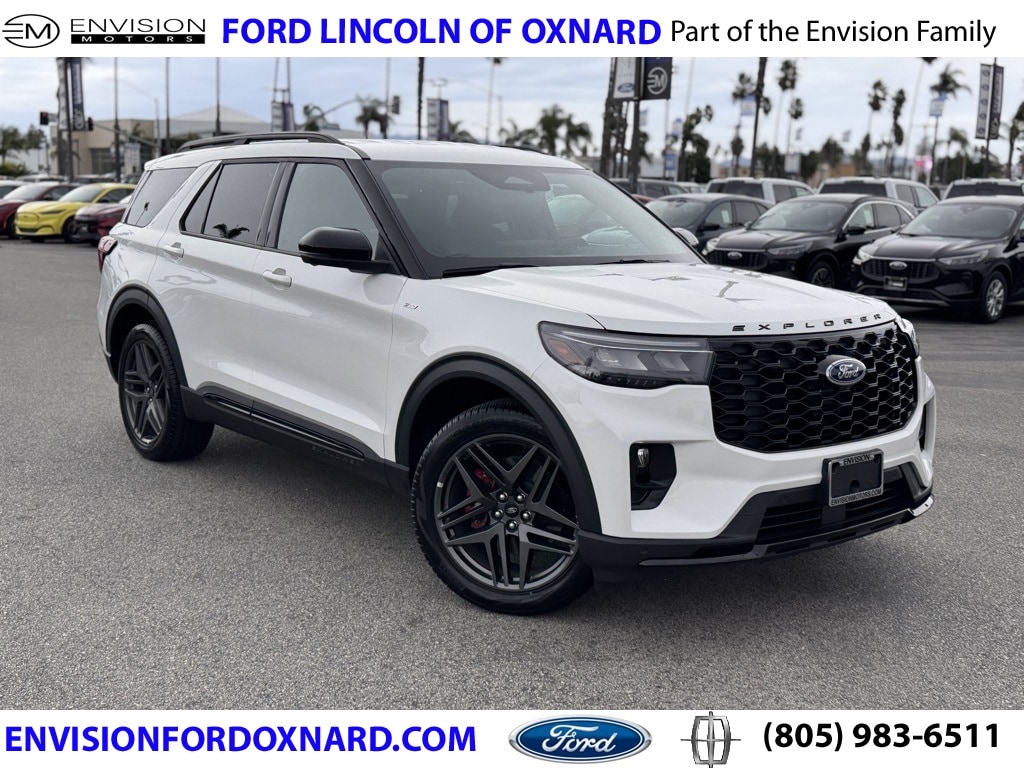 2025 Ford Explorer ST-LINE's photo