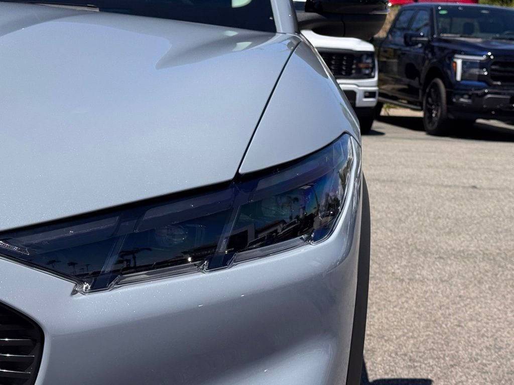 2025 Ford Mustang Mach-E Select photo 3