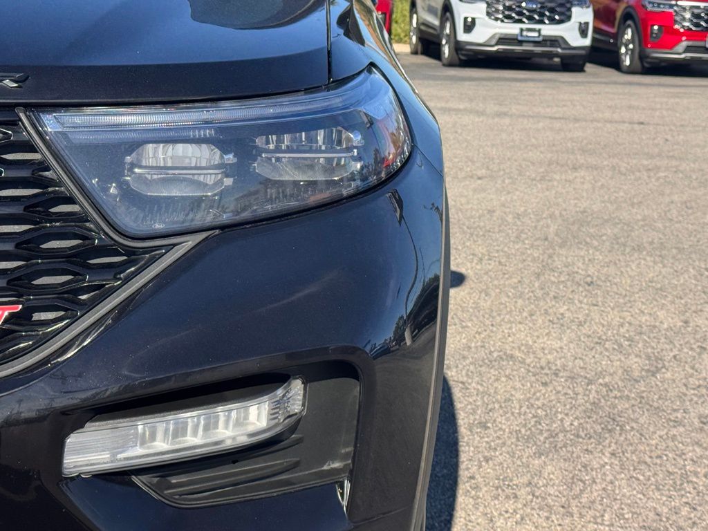 2023 Ford Explorer ST photo 3