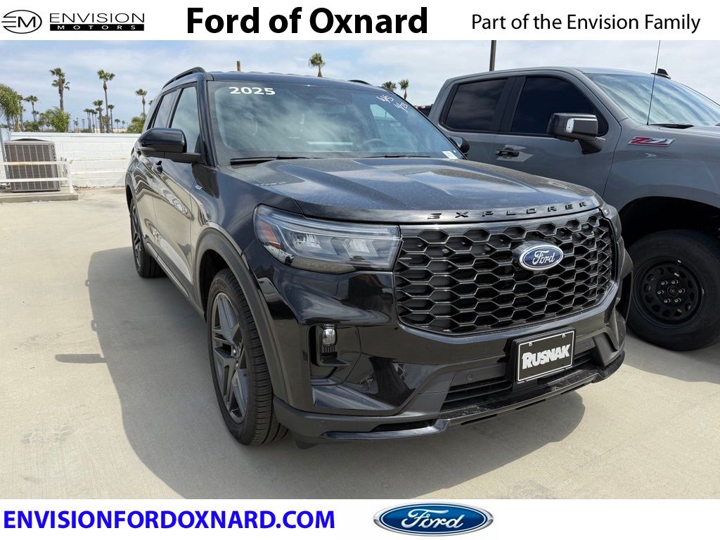 2025 Ford Explorer ST-LINE RWD (PL535)'s photo