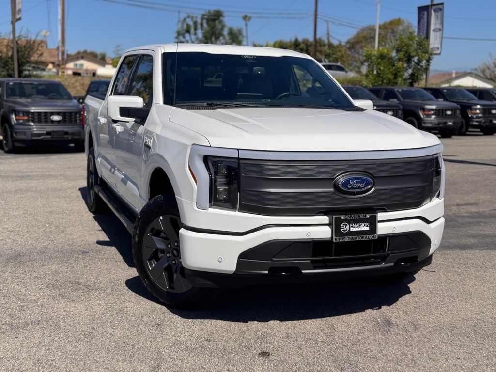 Used 2022 Ford F-150 Lightning Lariat with VIN 1FTVW1EL1NWG10569 for sale in Oxnard, CA