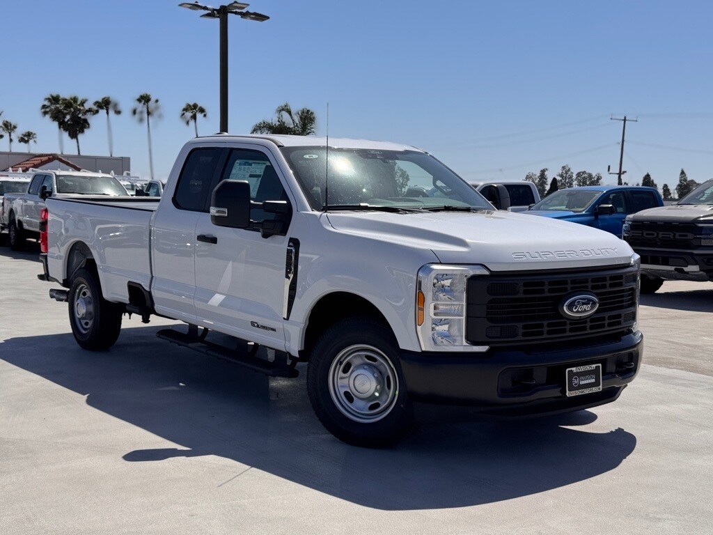 2025 Ford F-350 XL photo 2