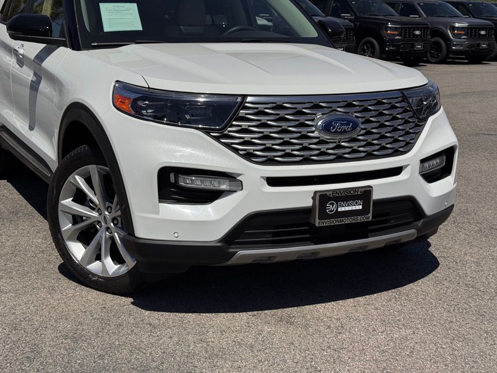 2021 Ford Explorer Platinum photo 2