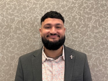 Staff member Paul Singh  from ID_94524b0c00f8