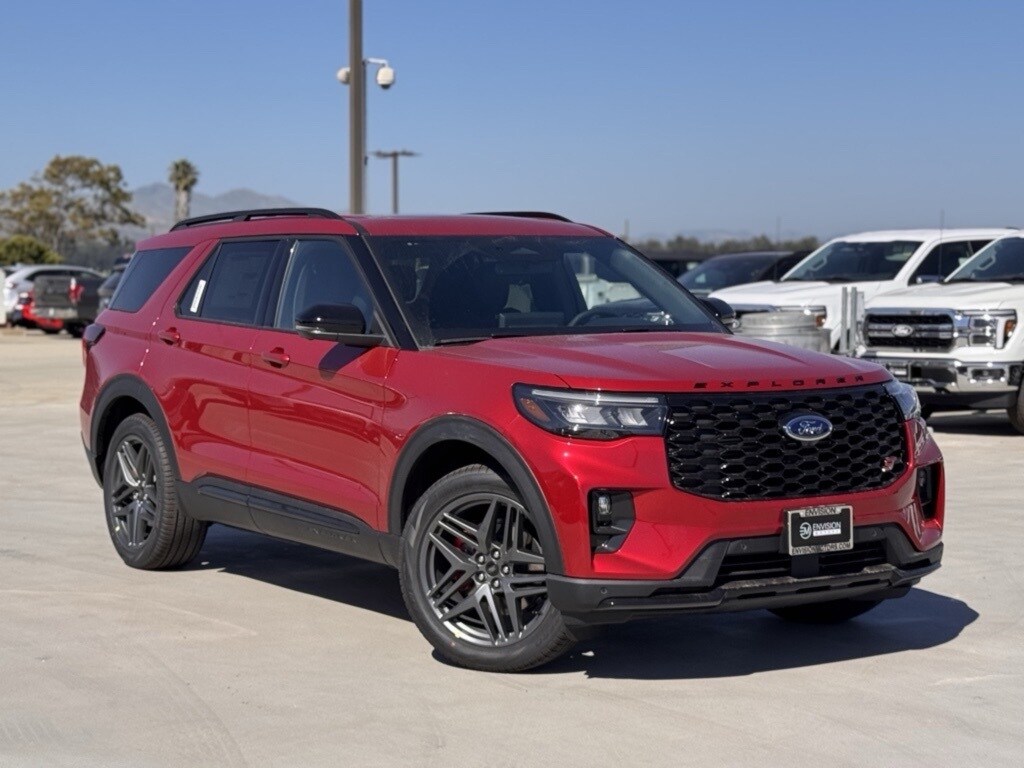 2025 Ford Explorer ST photo 2