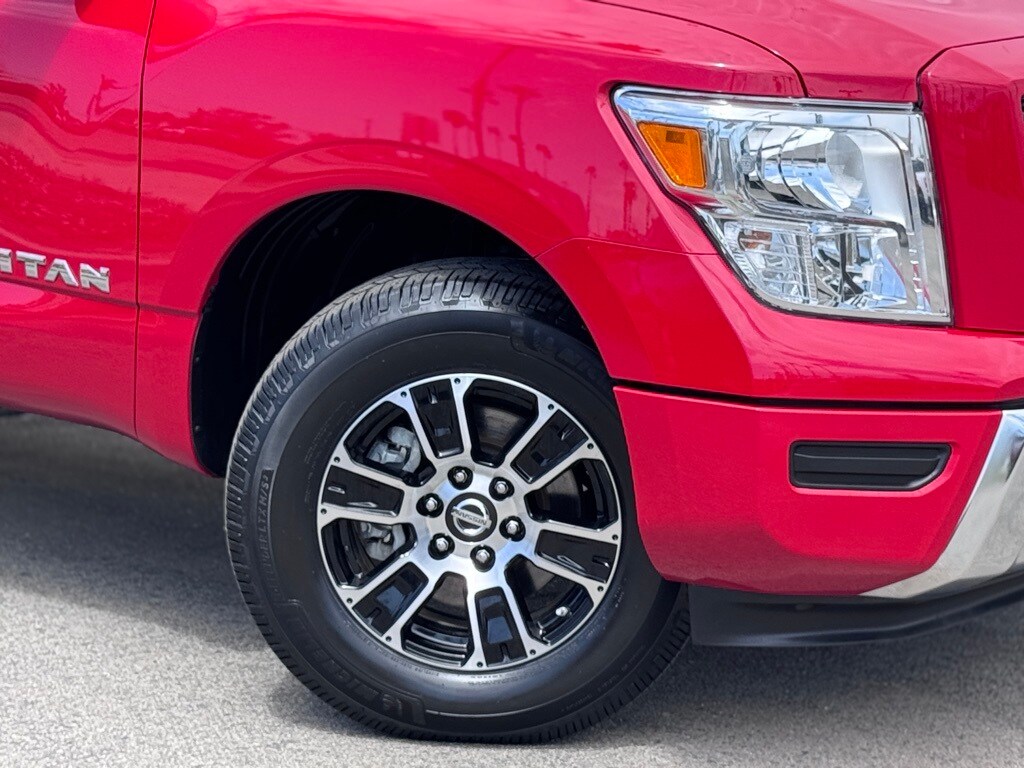 2022 Nissan Titan SV photo 4