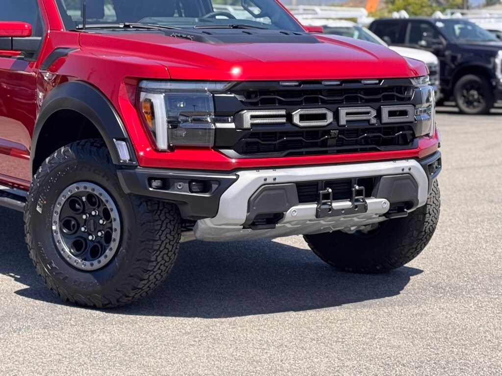 2025 Ford F-150 Raptor photo 2