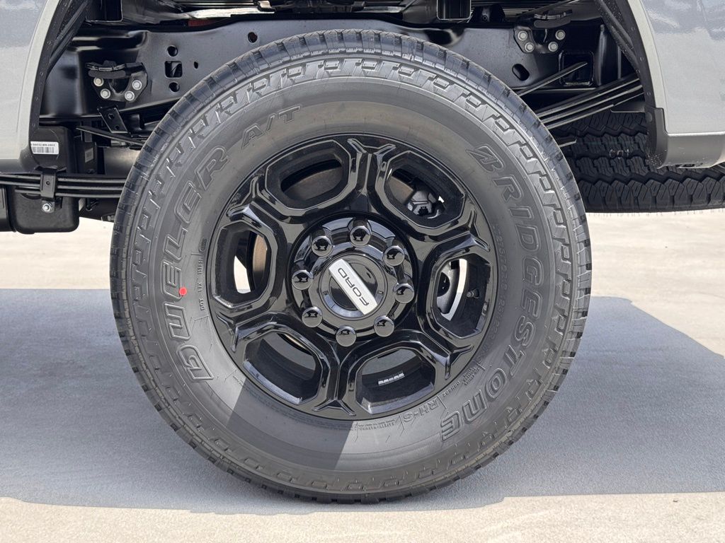 2025 Ford F-350 Super Duty XL - Photo 14