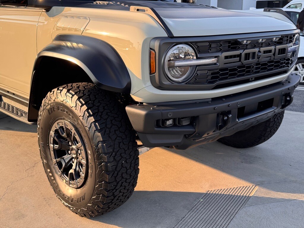 2025 Ford Bronco Raptor photo 3