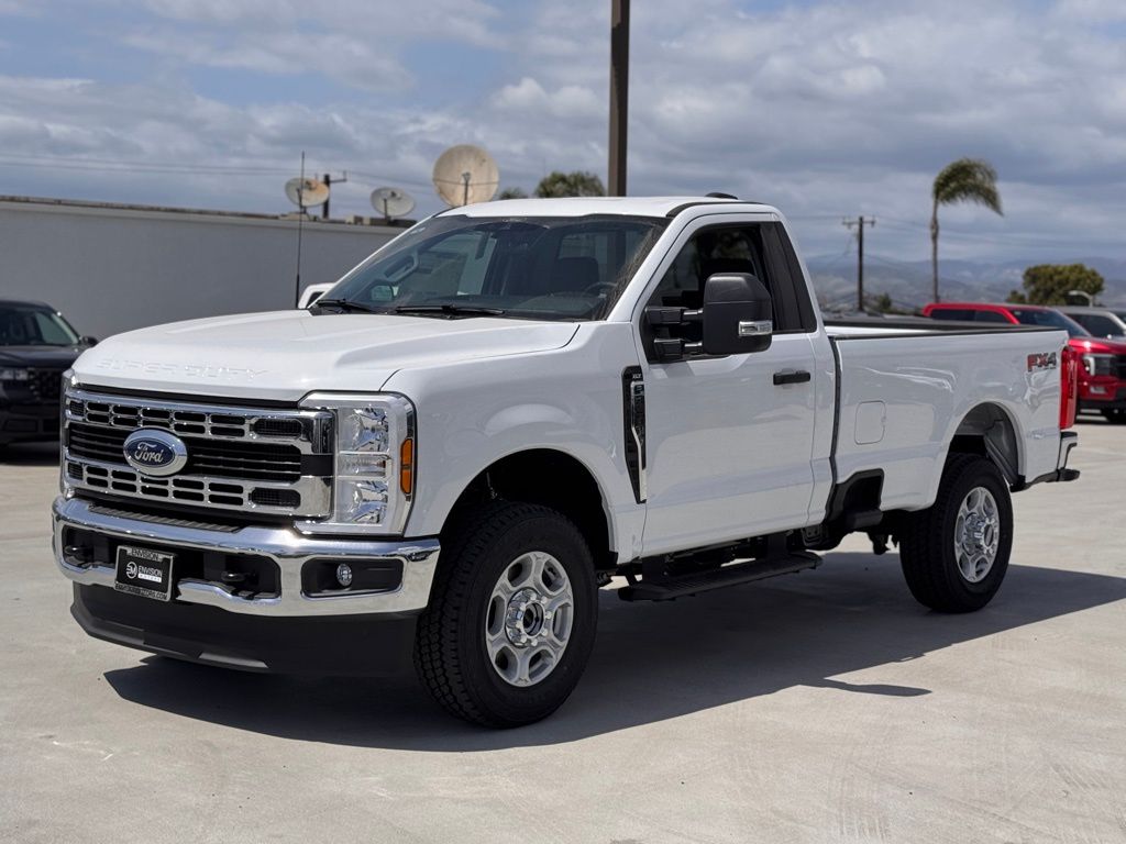 2025 Ford F-350 XLT photo 6