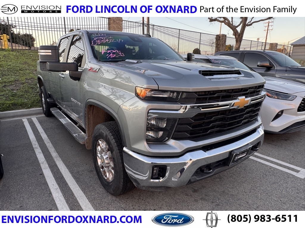 2024 Chevrolet Silverado 2500HD LT's photo
